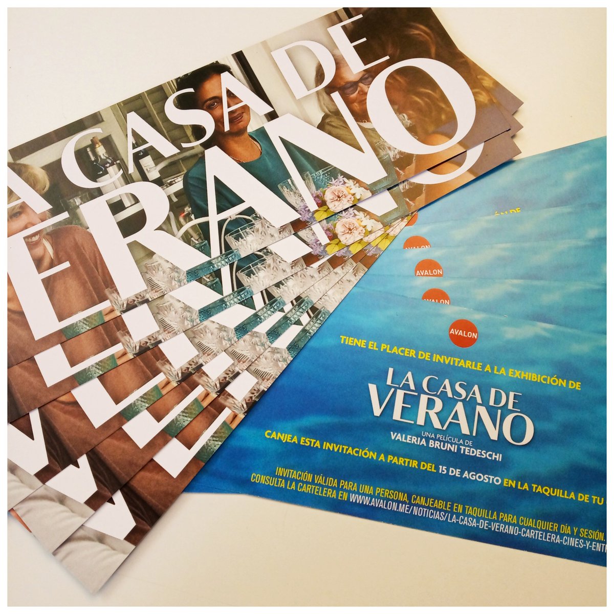 Avaloncine's tweet photo. Tenemos 5 entradas dobles 🎟🎟 para ver #LaCasaDeVerano en el cine que quieras a partir de este finde. Buscamos dueño... ¿Las quieres tú? Haz RT y @etiqueta en los comentarios a quien quieres sea tu acompañante. El viernes por la mañana anunciamos los ganadores. Bonne chance! https://t.co/9WfNtYs6ur