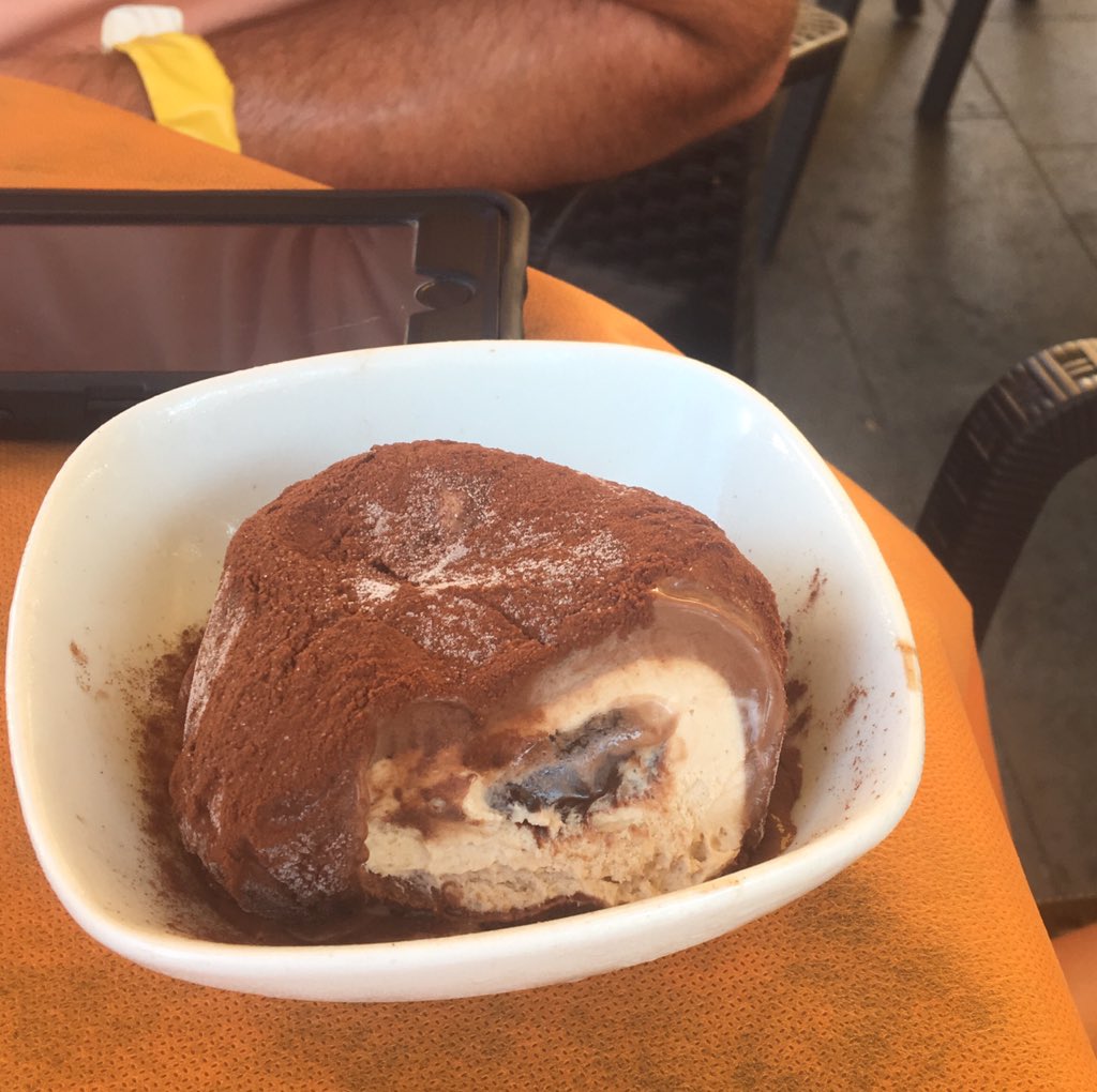 TQ0000's tweet photo. A little slice of Italy...and a large slice of tartufo at Bar Gelateria Ercole!!! #Pizzo https://t.co/rkLHJPVU5Y