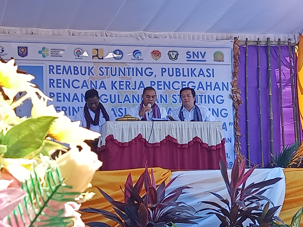 A new policy is finally launched &amp; signed! The Regent of #Flores Timur signs #Perbup Regent's regulation on the role of village office to do #stunting prevention &amp; reduction through #APBDes village fund. Hard work is paid off #V4CP .<a href="/SNVIndonesia/">SNV Indonesia</a> <a href="/YPPS_Flotim/">Yayasan Pengkajian dan Pengembangan Sosial</a>!
