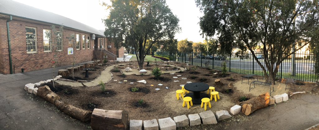 A plan + everyone working together + smiles &amp; sunshine = our beautiful Aboriginal welcome garden! @timbsie <a href="/2145thommo/">Sharon Thompson</a> <a href="/ShannanJudge/">Rikki</a> <a href="/Patlwps/">Patricia</a> #MerrylandsPS