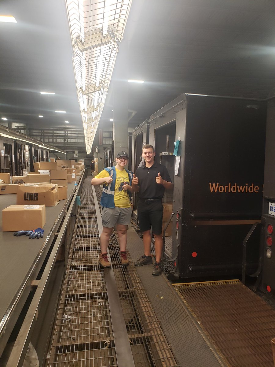 MRackes's tweet photo. New hire Emily Labron feeling accomplished having her cars loaded and a clean pull when break started! #preload #nostack #blueisnew @_Jason_McDonald @BrianEdickUPSer @PaulHuyser @Mark_L_Smith @Shellab1Shellie @GPreload https://t.co/Ek3UXhNizE