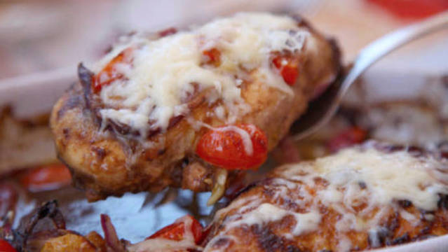 ESchismografo's tweet photo. ¡Receta!: Pechuga de pollo con balsámico y tomates cherry
#recetas #recetapollo #pechugasdepollo #receta 🍗🍅🧂🍶 https://t.co/ycdtUJNIaX https://t.co/CSDuhfYdAU