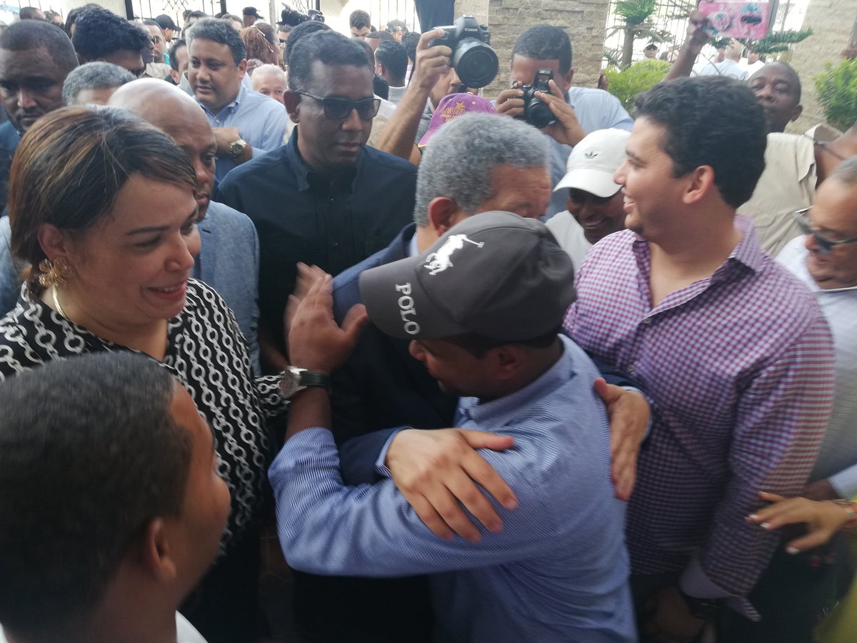 INDIRALABELLA's tweet photo. @Rafelitova @LeonelFernandez Mí Hermano @Rafelitova https://t.co/v1t1waMSCZ