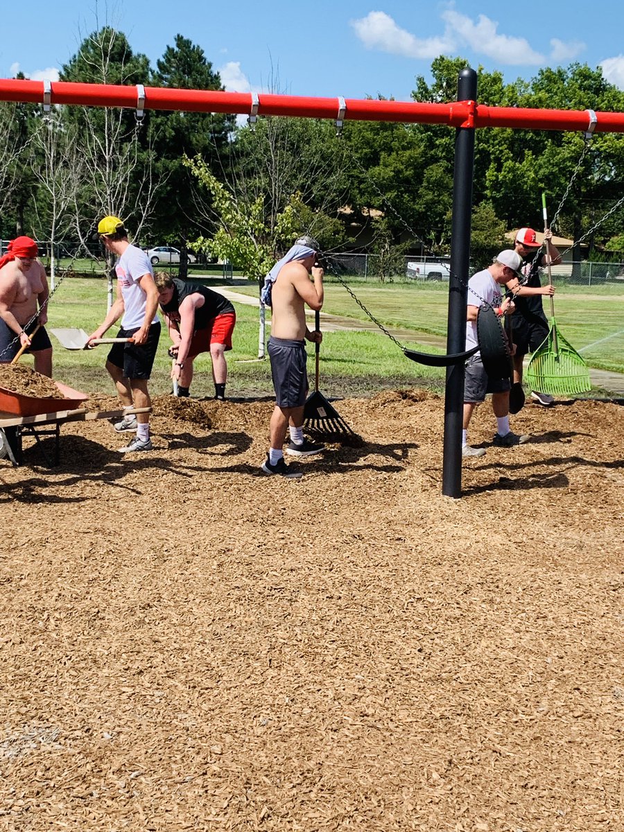 HESSwathers's tweet photo. The Swather Football team is giving back to its community. Thanks for all your hard work. #swatherpride #movinmulch https://t.co/nfbsiB2geh
