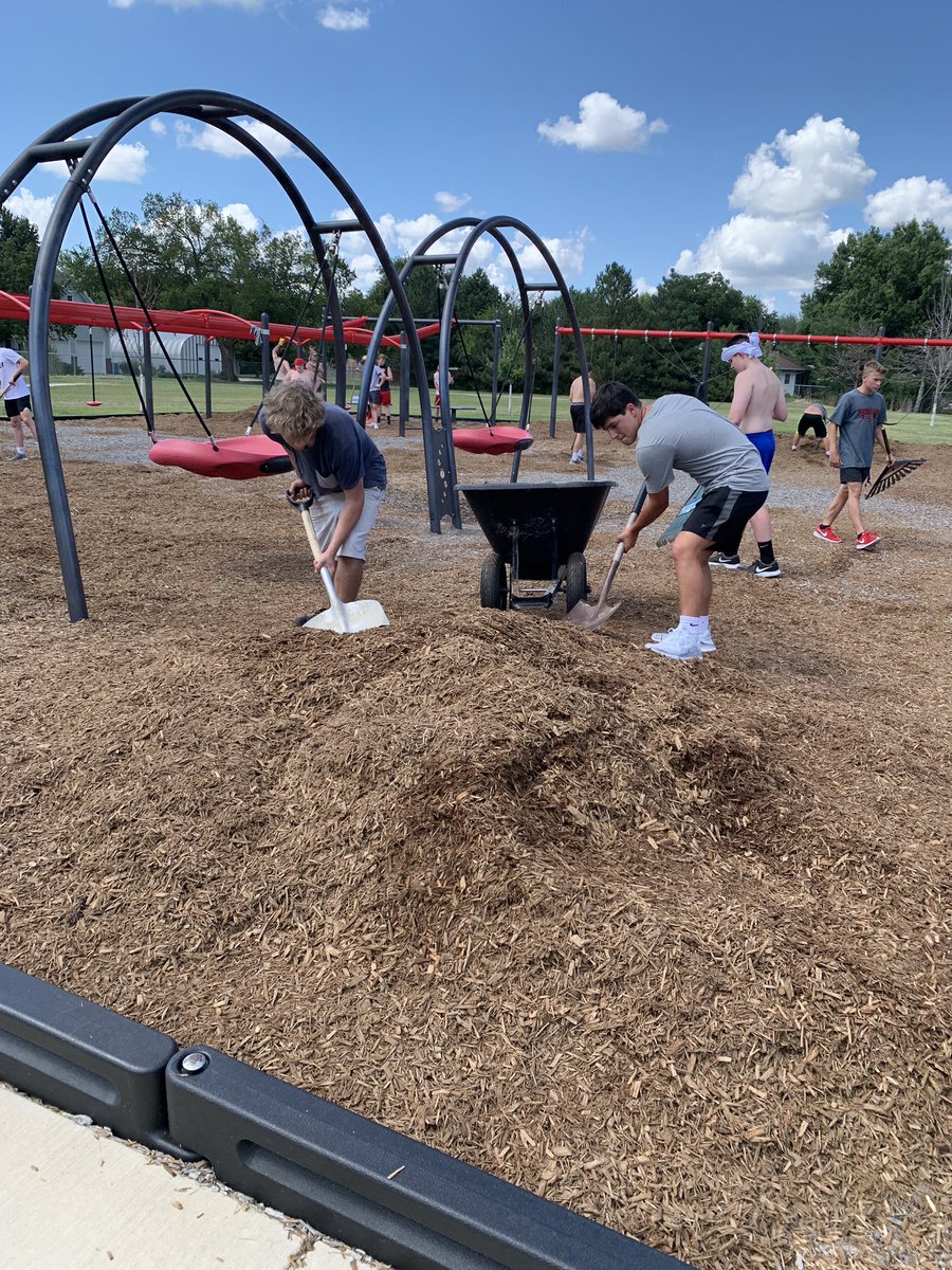 HESSwathers's tweet photo. The Swather Football team is giving back to its community. Thanks for all your hard work. #swatherpride #movinmulch https://t.co/nfbsiB2geh