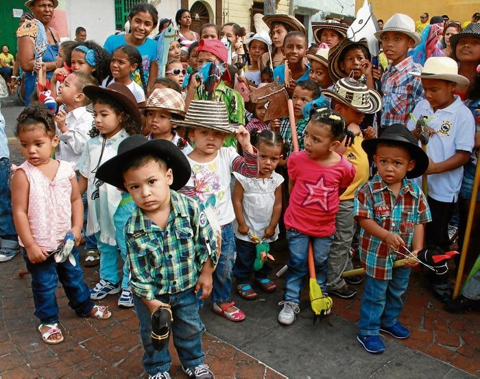 El próximo sábado 17 de agosto, en el municipio de <a href="/SotaquiraBoy/">ALCALDIA SOTAQUIRA</a>, los niños serán los protagonistas con la cabalgata infantil en ‘caballitos de palo’. Invita Gestora Social, Luz Alicia Niño. Sotaquirá Bicentenaria. Salomón Buitrago Fonseca, Alcalde 2019.
sotaquira-boyaca.gov.co/gestora-social…