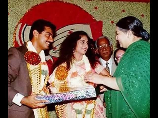 Thorofl's tweet photo. பாரு எப்படி ரசிக்கிறான் னு 😍😍😍 https://t.co/793Vwg1dsj