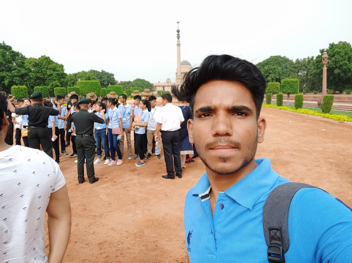 lakhan_tanwarr's tweet photo. The Change of Guard Ceremony - Great Nation's , Great Tradition...
#changeofguardceremony 
#delhitrip
#newdelhitrip5day 
#13/07/19
..
..
Ignore #hashtag
#rastrapatibhawan #changeofguards💂 
 #rastrapatibhawankerakshak #newdelhitrip #mundana #lakhan #tanwar #lakhantanwar #lucky #7 https://t.co/CltHo5SKOo