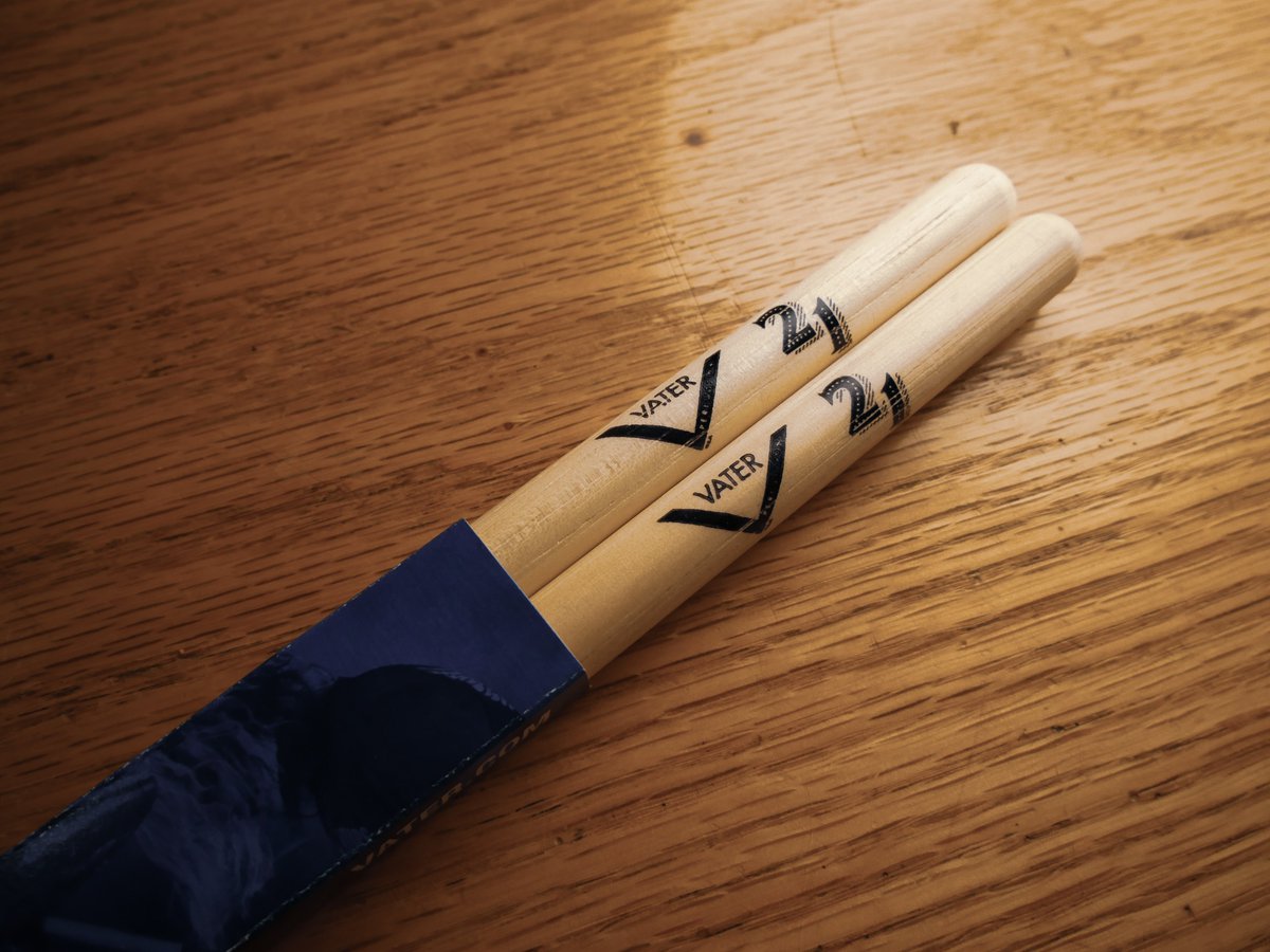 MusicMakerEire's tweet photo. All of our campers arrived at @grouselodge with their own custom @VaterDrumsticks 21 Drums sticks! A massive thank you to Vater for sorting everyone out with such a cool gift!
#21drums https://t.co/OggyZVUMKQ