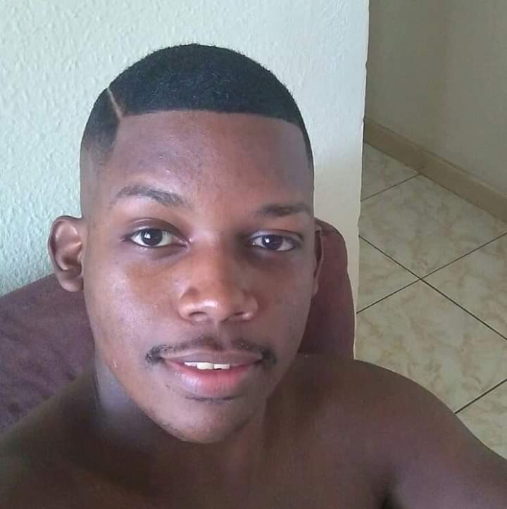 Gente estamos a procura do meu irmão de santo pois saiu no sábado pra vê o show do Belo,no engenhao e até hj não apareceu que souber ou viu ele por favor entrar em contato 21)964574591