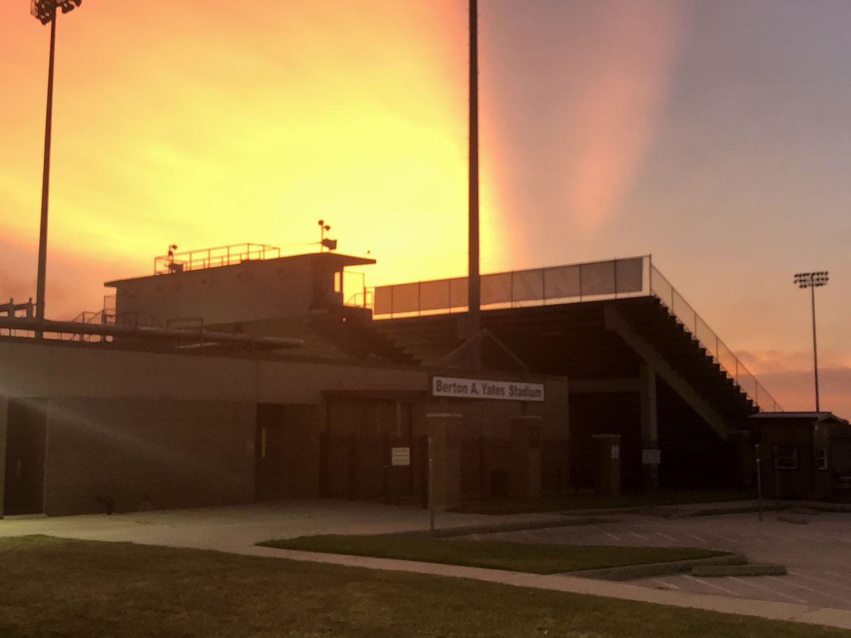 Coach_Autery's tweet photo. As the sun rises on Wildkat country and we prepare to open the doors for the new year I am thankful to be here. Thank you parents for giving us the opportunity and privilege to mentor and teach your children. https://t.co/urNoSkJvxe