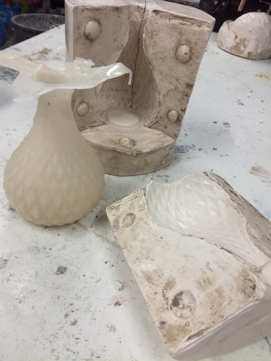 LondonSculpture's tweet photo. WEEKEND ALERT!
This is an exciting 2day intensive course focusing on plaster casting from waste moulds to plaster piece moulds, to eventually casting a sculpture &amp; looking at finishing options.
Love student pics. Cute hedgehog - amazing it got that detail.
https://t.co/rB3Uji8thO https://t.co/fbrPVzHsvF