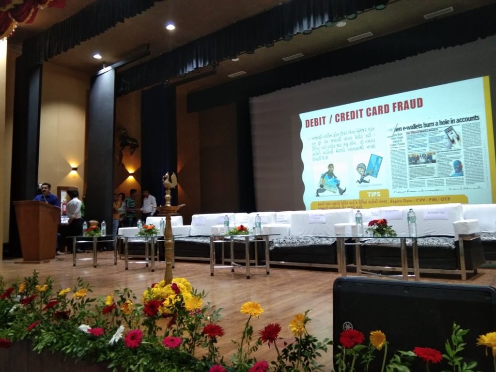 CyberCell_SK's tweet photo. Cyber Crime Awareness Seminar at Himatnagar Town Hall 
#BeCyberSafe #CyberSafeIndia 
@SPSabarkantha @SPMehsana @SP_Arvalli @hit_dhandhalya @CyberCell_SK @CyberDost @Psi_S_N https://t.co/kABRxNFuAb