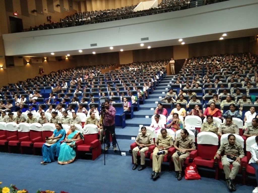 CyberCell_SK's tweet photo. Cyber Crime Awareness Seminar at Himatnagar Town Hall 
#BeCyberSafe #CyberSafeIndia 
@SPSabarkantha @SPMehsana @SP_Arvalli @hit_dhandhalya @CyberCell_SK @CyberDost @Psi_S_N https://t.co/kABRxNFuAb