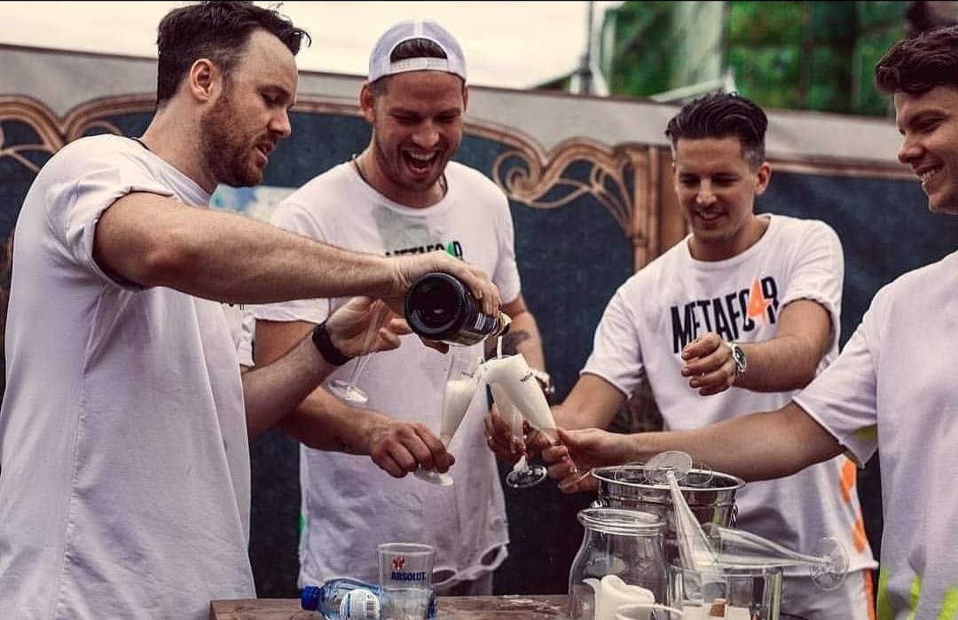 DubvisionPoland's tweet photo. Happy Birthday Tim @Firebeatz 
🎂🎂🎂🥳🥳🥳🔥🔥🔥🤗🤗🤗
#HappyBirthdayTim #FIREBEATZ #METAFO4R https://t.co/5f8wC4hydW