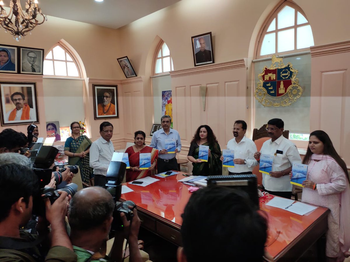 CtoMumbai's tweet photo. Hon. Mayor of Municipal Corporation of Greater Mumbai releasing #TBFreeMumbai Plan 2019-25 @ddgtb2017 @mybmc @TBHDJ @StopTB @paimadhu @ivmahadeshwar https://t.co/GIyw09uOO3