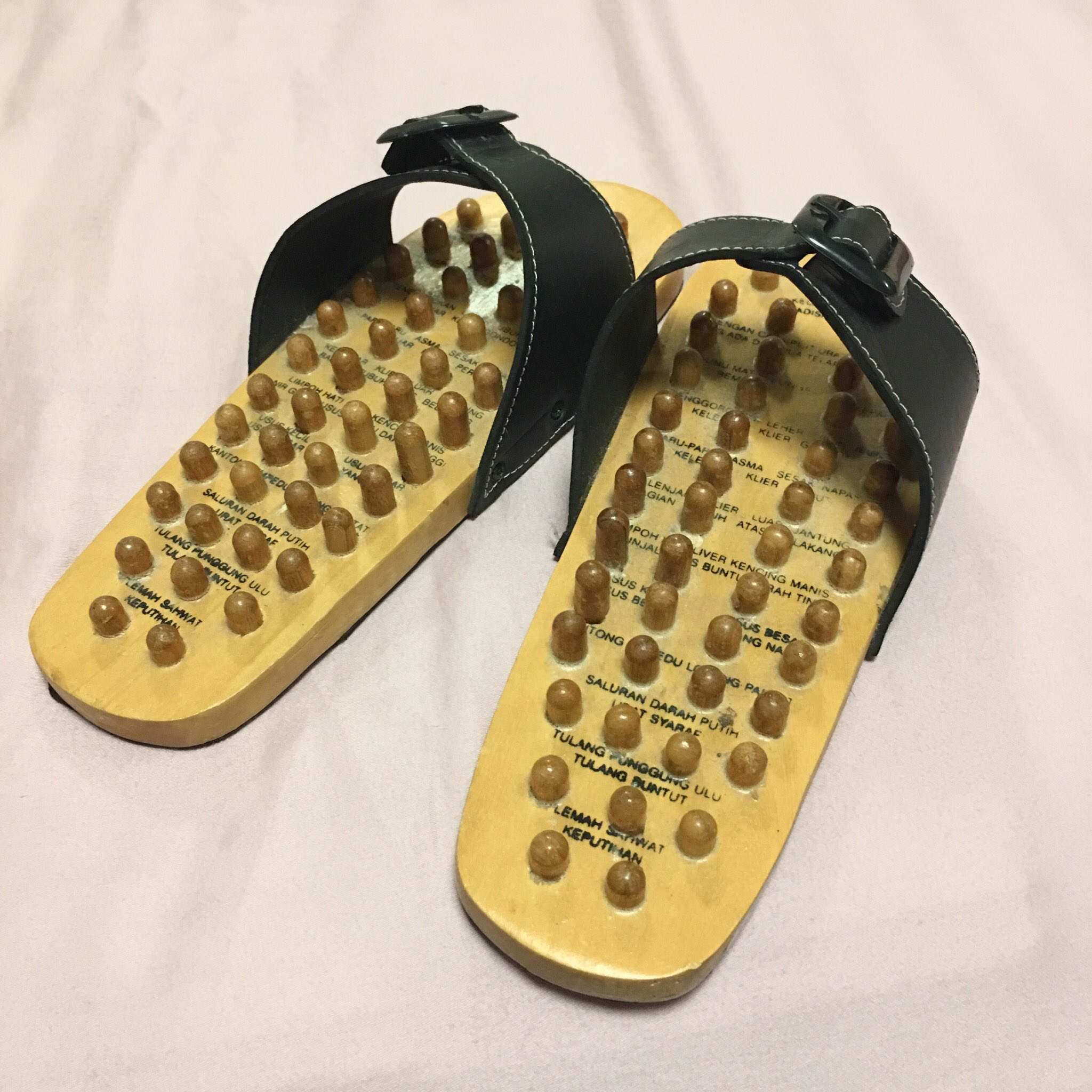 瞑想家 イカさん 実家に帰ったら オヤジがマレーシアで買ったというガンジーサンダルが出てきました 自作しようかと思ってたから嬉しすぎる T Co Hcv1ti3fhw Twitter