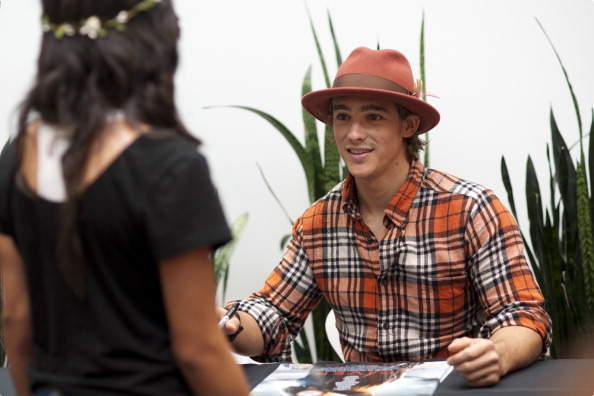 BraxtonRoswell's tweet image. It was so nice meeting all the kind humans that turned out for #TheProvider fan event at Mall of America on Monday! Truly appreciated your love and support. I hope you'll enjoy the film when it opens this weekend. x