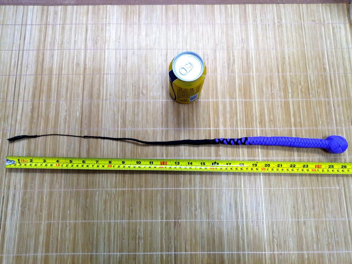 Hamotylon1's tweet photo. Smallest successful attempt, I call it two palms, a bit longer than my two palms, but some people have bigger hand :p
#HongKong #whip #handmade #singletail #snakewhip https://t.co/fx0KhrVNmW