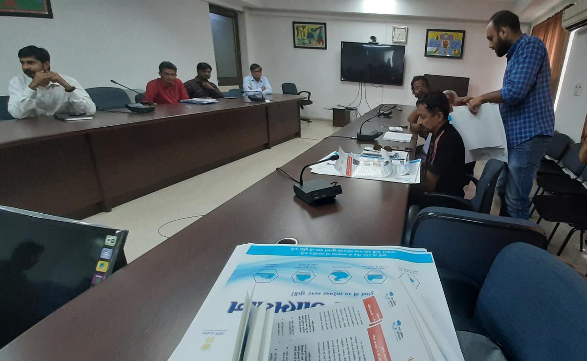 PiramalSarvajal's tweet photo. Encouraging participation from all for @JalShaktiAbhyan ,distributed IEC material to NGO Partners and discussed on ground activities to spread awareness on #MissionPani. Also shared the plan of next activities with the guidance of @PKalol @CMOGuj @CollectorGnr @NITIAayog https://t.co/nNiZSVpv5E