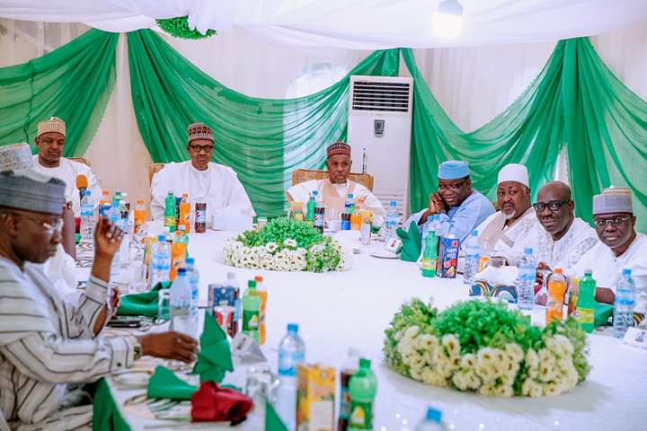 kinderwalk's tweet photo. President Muhammadu Buhari receives APC Governors and other dignitaries in Salah Homage in Daura Katsina State on 13th Aug 2019

@MBuhari #sallah

 PHOTOS:📸Bayo Omoboriowo https://t.co/iu81BANEfW