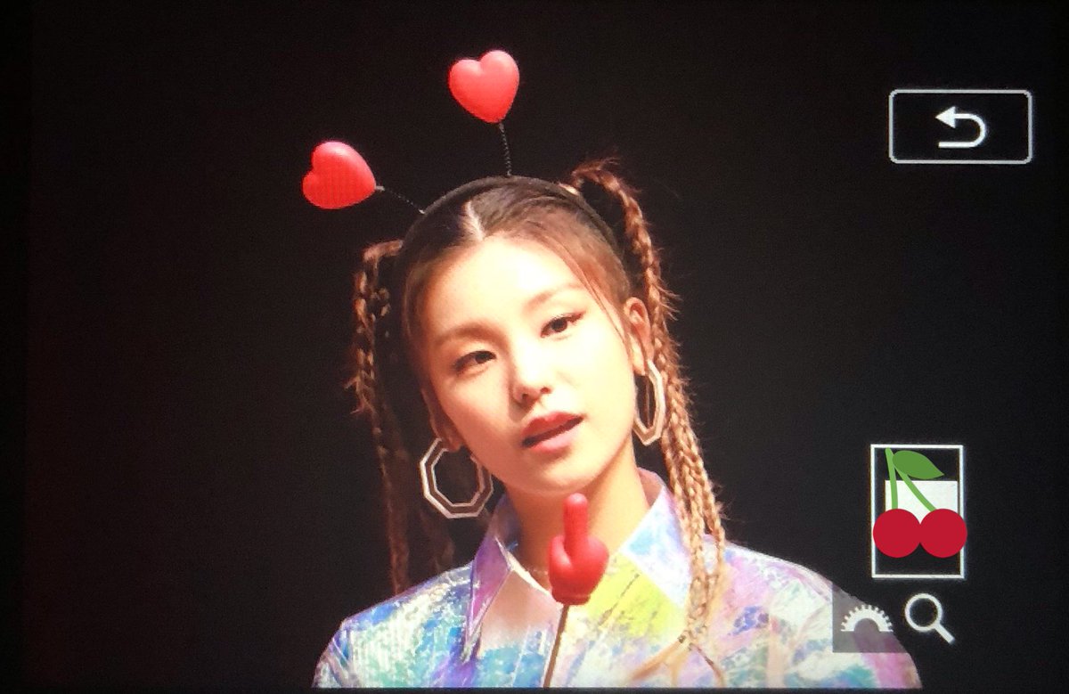 Yeji_Fan's tweet photo. 190814 노량진 팬싸인회 예지 프리뷰

#Yeji #예지 #ITZY
@ITZYofficial https://t.co/ZJrAAvXLds