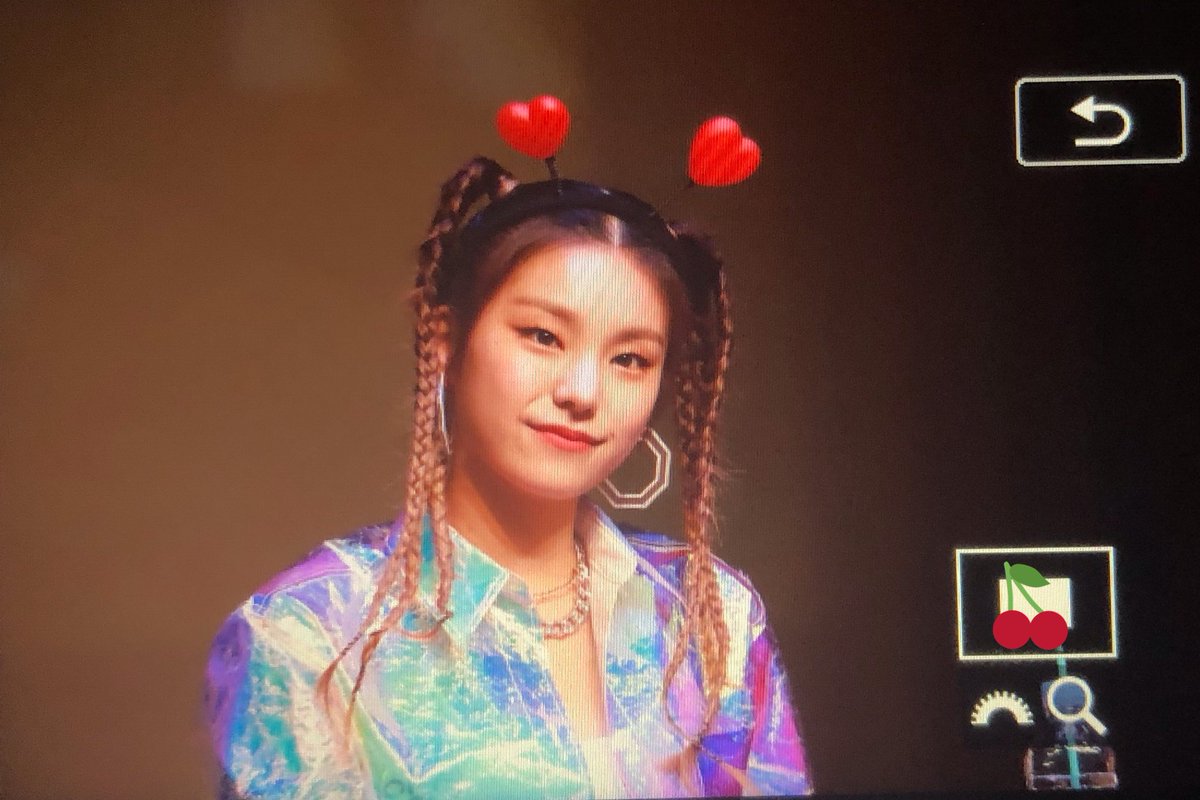 Yeji_Fan's tweet photo. 190814 노량진 팬싸인회 예지 프리뷰

#Yeji #예지 #ITZY
@ITZYofficial https://t.co/ZJrAAvXLds