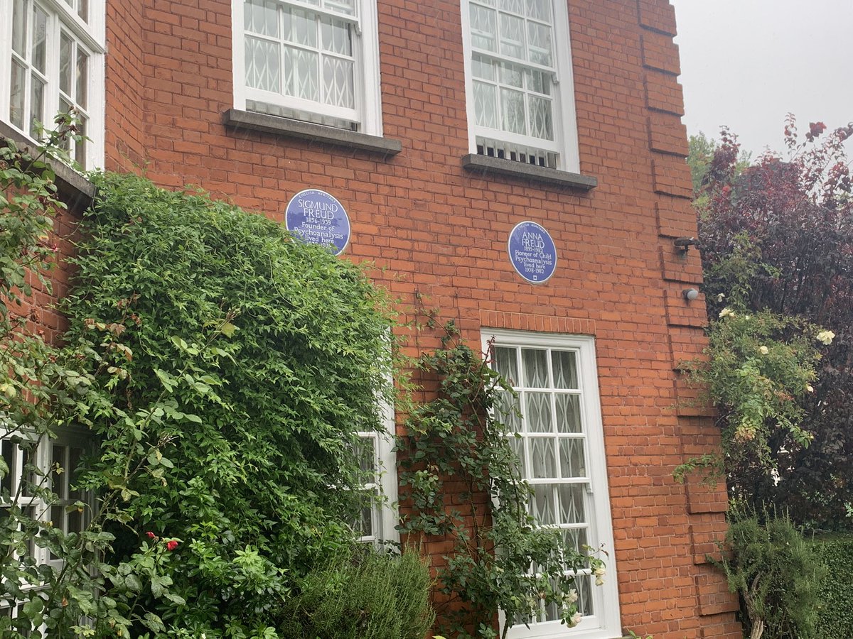 PsychUni_of_Sun's tweet photo. Visiting @FreudMusLondon today as part of our #UoSiL trip! https://t.co/JLPaqb85Vo