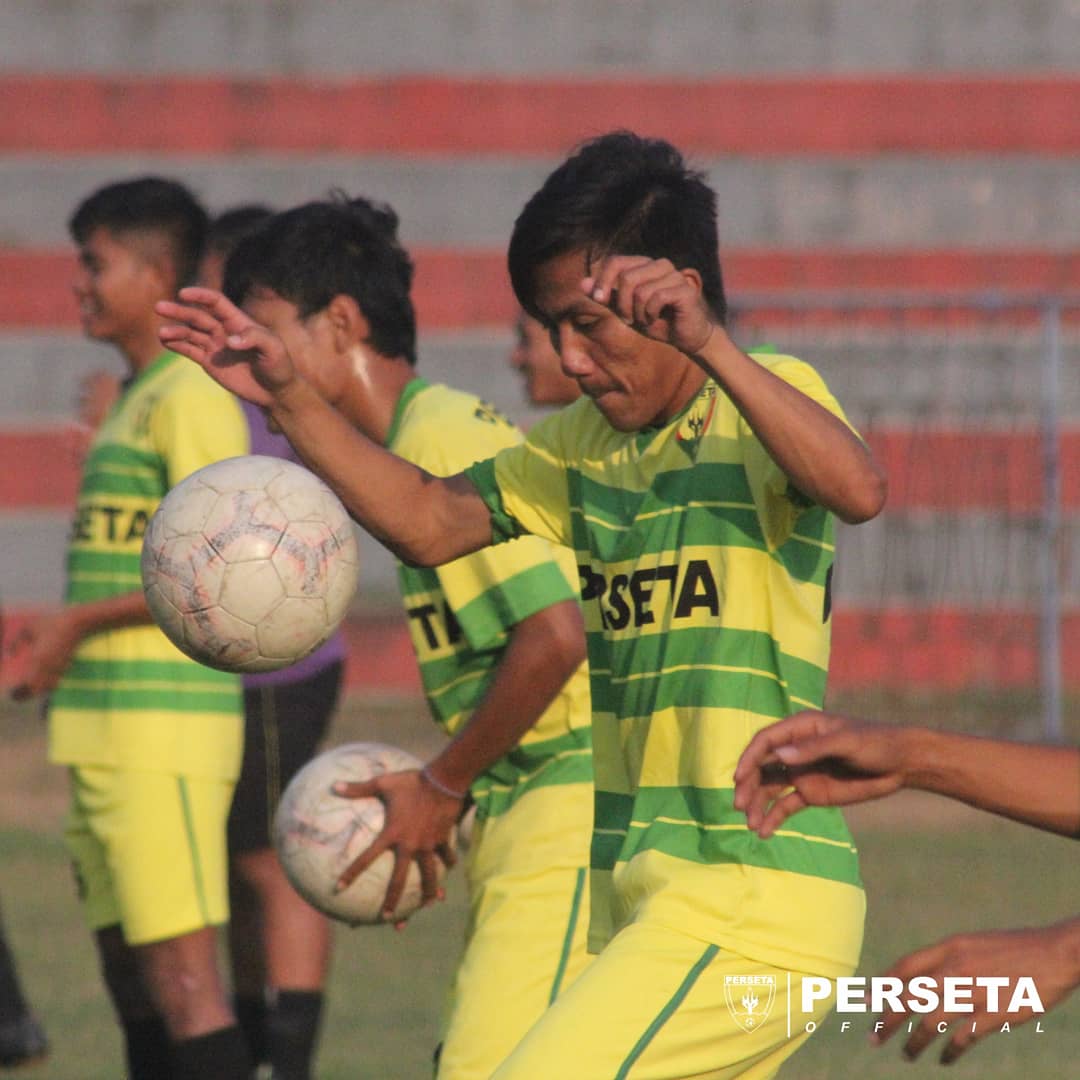 PERSETA1970's tweet photo. Official Training Perseta Tulungagung (14/08)
Follow, Like & Subscribe
Twitter | Facebook & Youtube :
@ PERSETA1970 | PERSETA TULUNGAGUNG
________________________
#PersetaTulungagung #TulungagungKendel #NewHopeForBetter #Lasbas #Saguru https://t.co/asdfShAug2