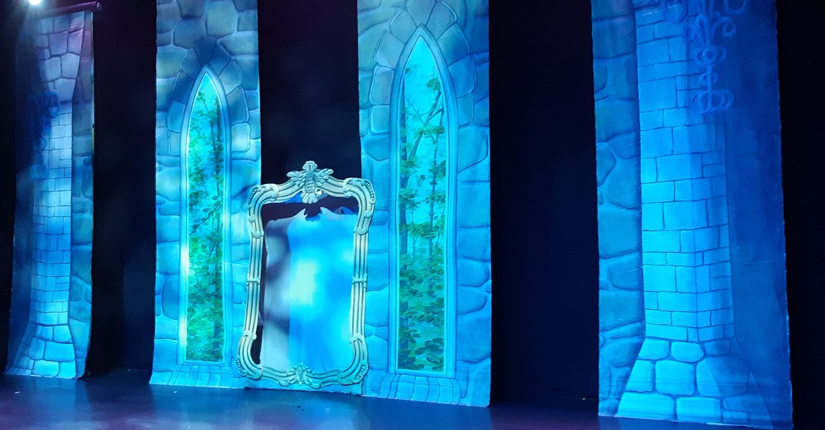 DVMTheatre's tweet photo. If you want to see some lovely ballet with chuldren, then Snow White by @BurklynBallet is a lovely introduction to the genre!
#MakeYourFringe #edfringe2019 https://t.co/0R4FNVk9OF