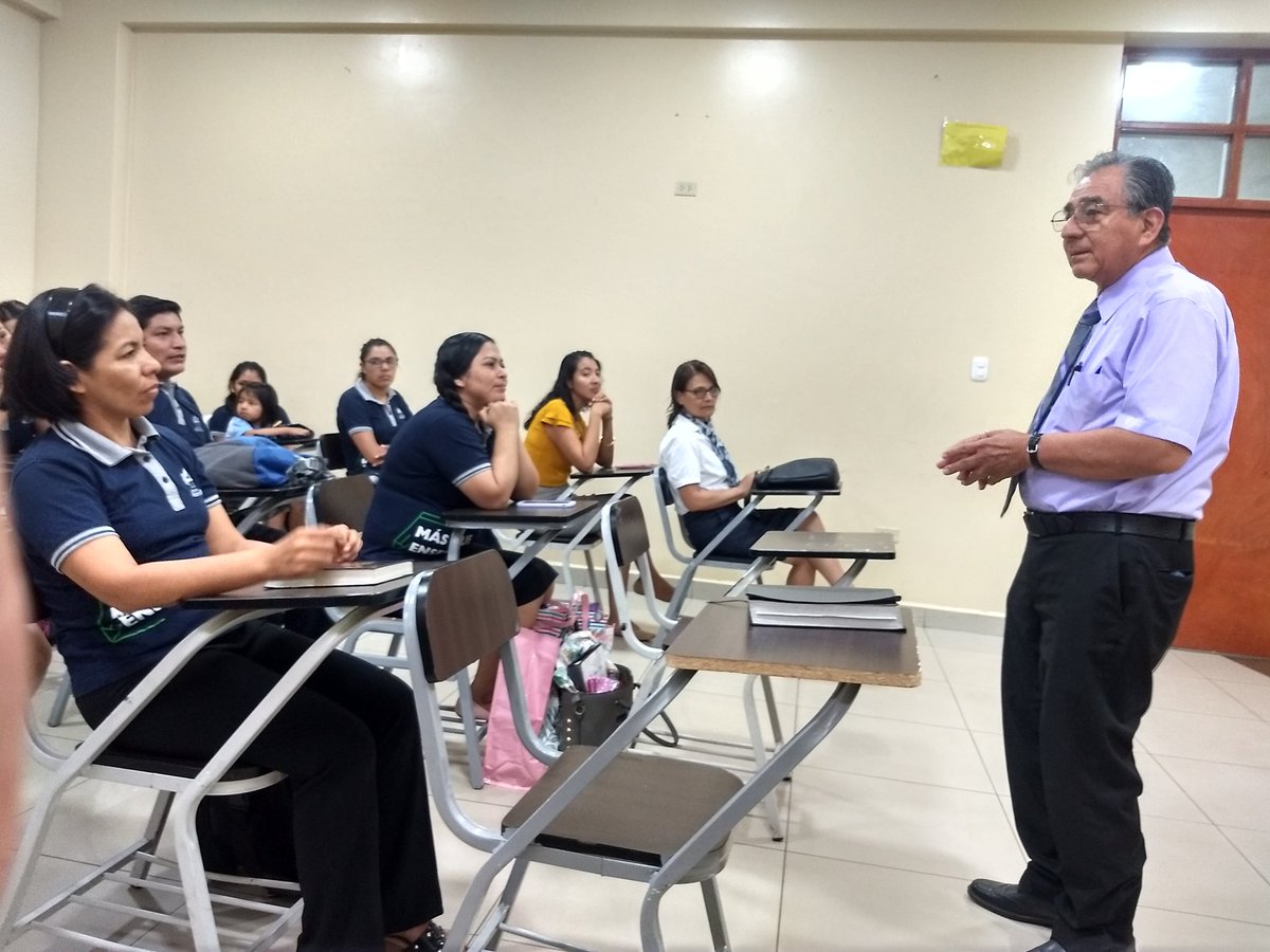danielpecho's tweet photo. #IEUcayali Visita del Pr. Ronald López, exdirector del Colegio Ucayali. @abelapazar @mcoaugarte  @edmundo_cortez https://t.co/HeKqAkldAN