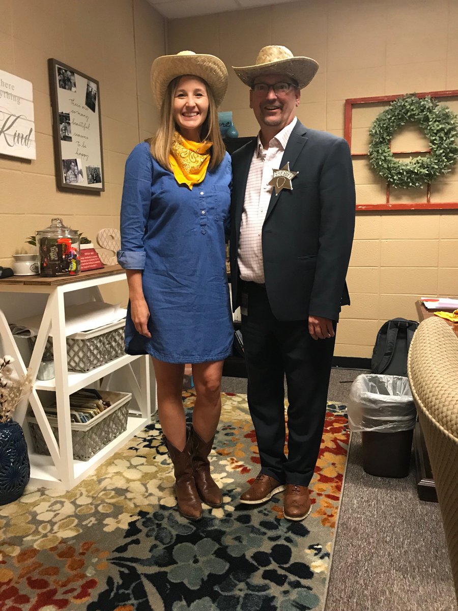 It’s a Wild West Boosterthon Day at KES:)