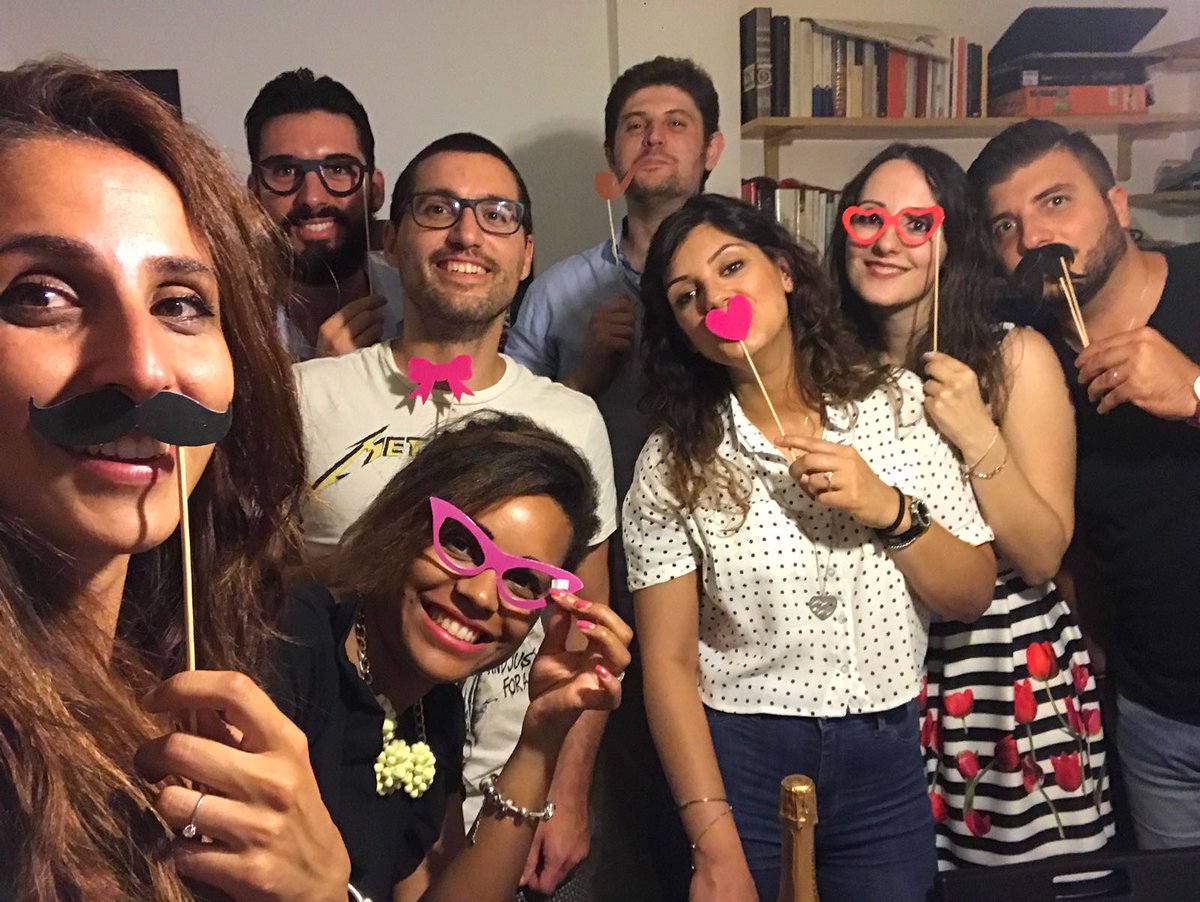 federicaforte's tweet photo. Facciamo una foto seria, pls 😂 #theamoricchios https://t.co/8hQvlSIp1d