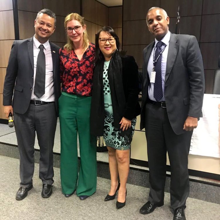 IntegrityBSG's tweet photo. Speaking about institutional integrity with Brazil's CGU leadership! 

left to right: Murilo Oliveira, Coordinator-General of Innovation in Corruption Prevention
Anna Petherick, BIP
Cláudia Taya, Secretary of Transparency
Marcio Gonçalves, Director of Corruption Prevention https://t.co/iEf3x4QHYU