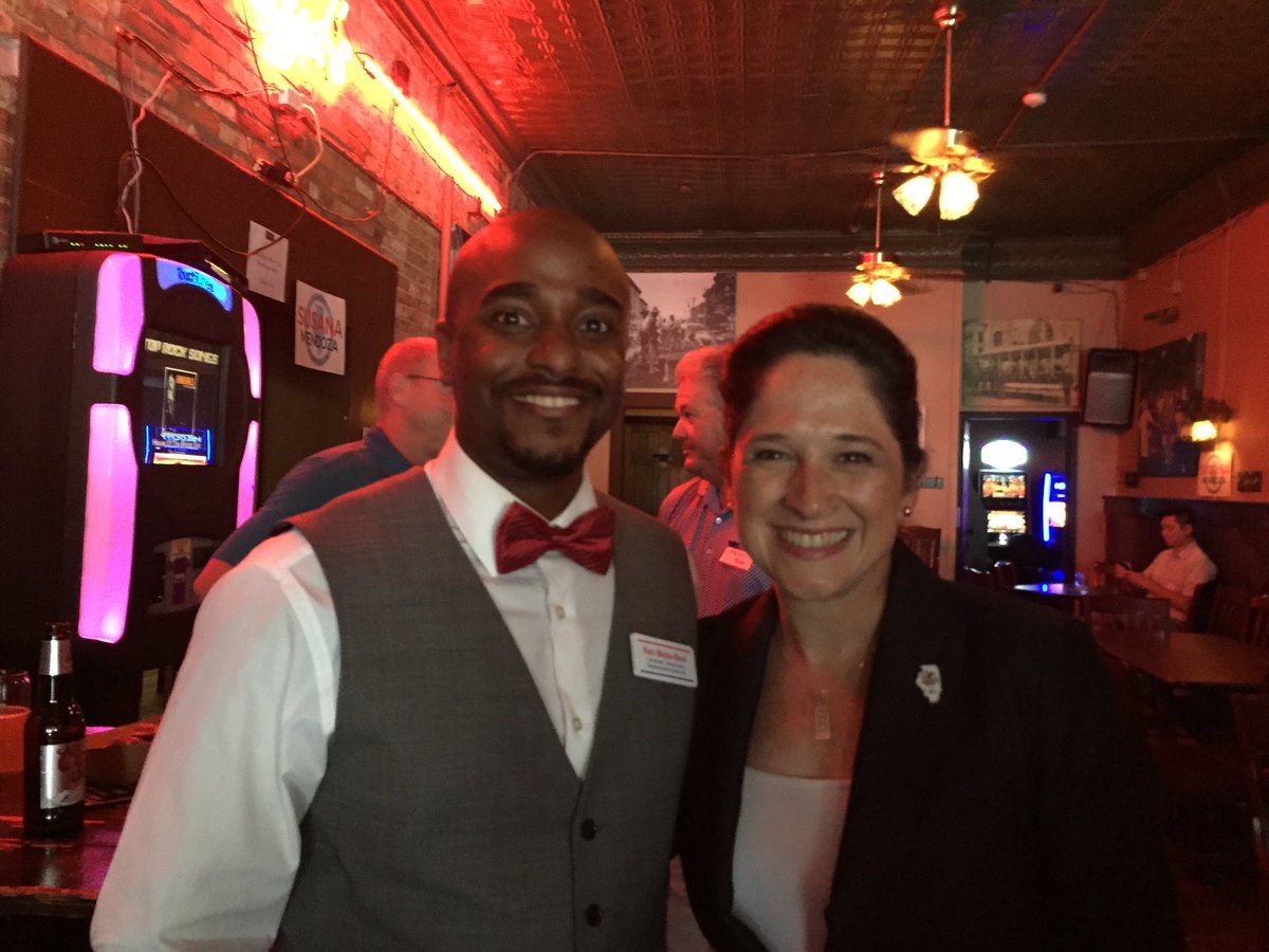 KenMejia_Beal's tweet photo. In Springfield for #DemDay and ran into three awesome powerhouses -@LtGovStratton @susanamendoza10 @RepUnderwood https://t.co/uqWdfZmmu7