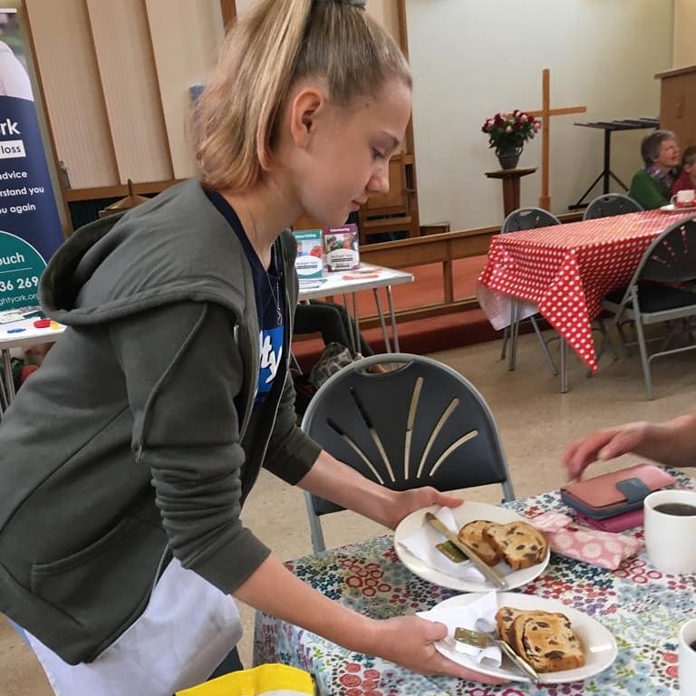 CitySuperheroe2's tweet photo. Today's session at @LidgettMCYork 😊😊  Helping the children and playing with them, and serving the community their bacon sandwiches and toasted teacakes! #community #lidgettgrove #acomb #york #northyorkshirepolice #lifestylechallenge #lifestyle2019 @YouthTeamNYP @NYP_Lifestyle https://t.co/d17rHuN5RJ