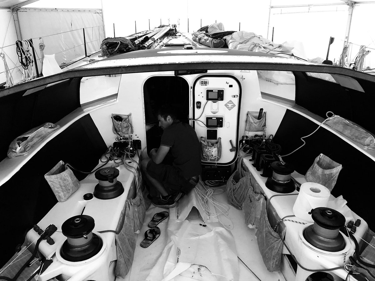 Team_Holcim_PRB's tweet photo. 🛠 Le chantier bat son plein du coté de Port-la-Forêt où l’@ImocaGS PRB subit une révision complète en vue de la @TransatJV_fr ! 
Mât, foils, électronique... rien n’échappe à l’œil expert de l’équipe technique 👀 https://t.co/rCTKmgNj5F