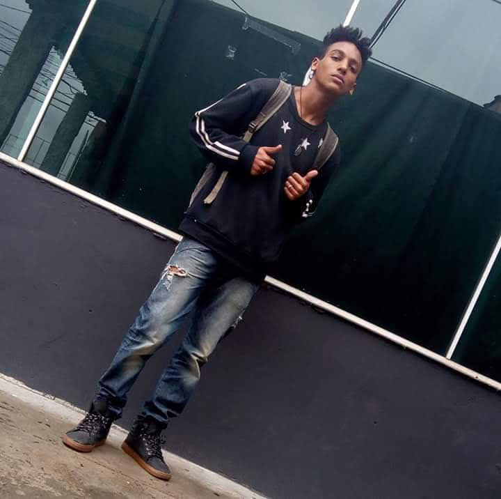 dan_outbox's tweet image. Quando eu tinha cabelo :&apos;)