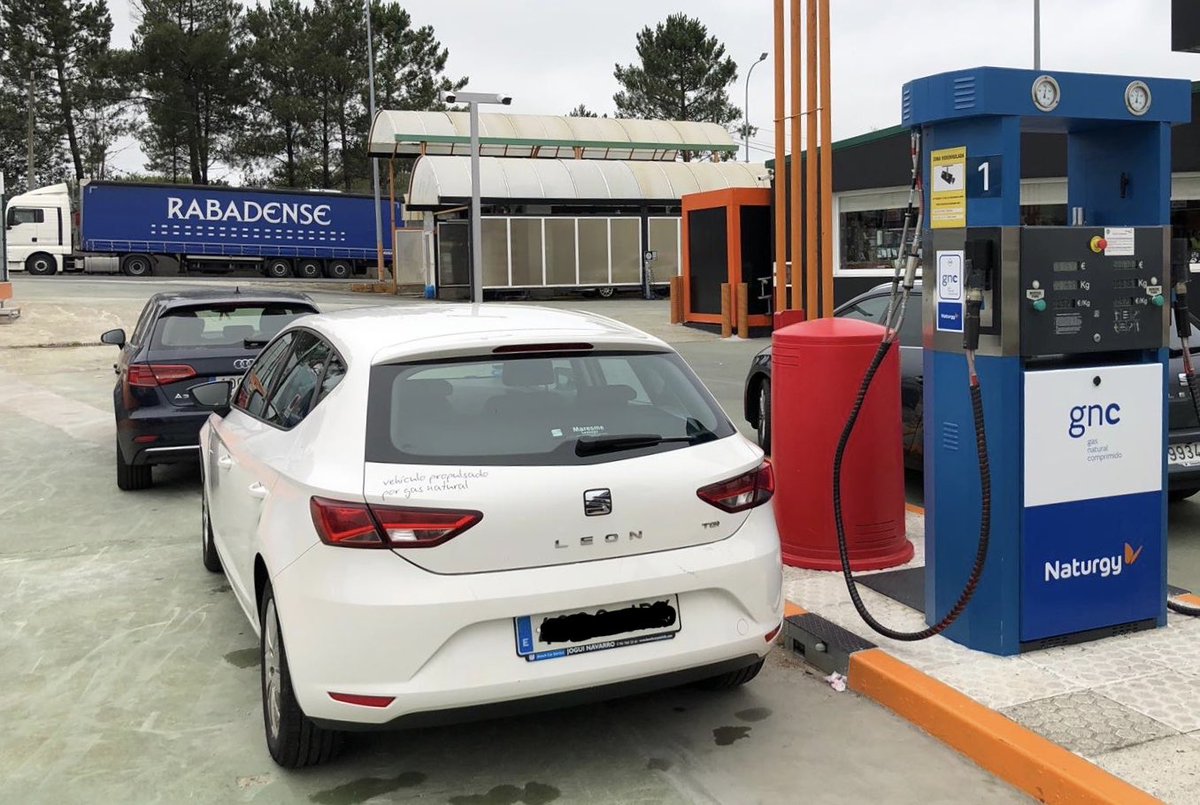 gasandgoinfo's tweet photo. ESTACIÓN GNC EN SANTIAGO DE COMPOSTELA.
Hoy hemos puesto en servicio la estación de GNC en STAROIL en la puerta de MercaGalicia . Proyecto desarrollado para NATURGY .Ya podemos disfrutar de otro punto de repostado de GNC en Galicia @gasandgoinfo https://t.co/u6TfehV072