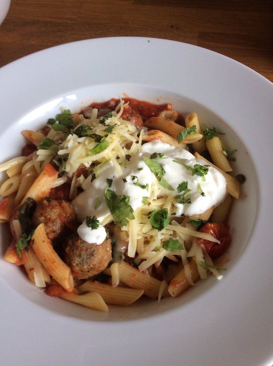 sueduttonSW's tweet photo. Love the convenience of these delicious meals when I'm in a hurry! Slimming World meatballs and pasta. Perfect lunch! #slimmingworld #iceland #slimmingworldconsultant #gainsboroughhousehotel #slimmingwordmeals #slimwithsuedutton #foodoptimising https://t.co/YDgwS61n8P