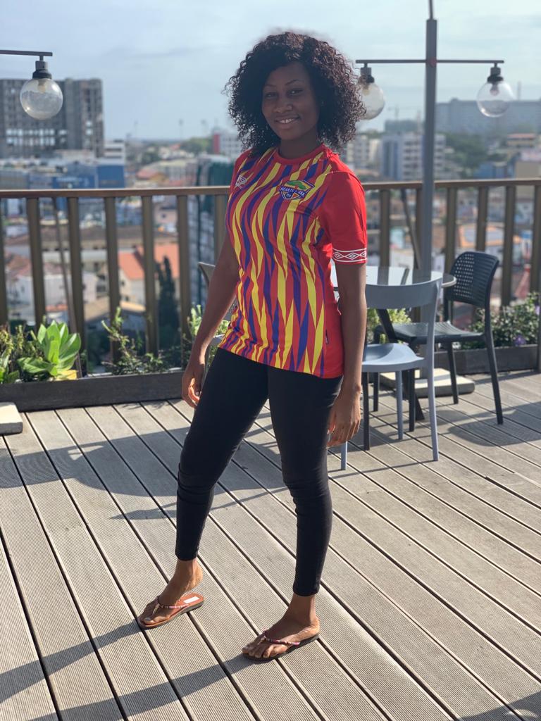 HeartsOfOakGH's tweet photo. Pretty Agnes Quartey, @kwaley_naa   a GIJ student confidently endorsing our @umbro replica and expressing her love to phobia.

#AHOSC🔴🌕🔵 https://t.co/WKCahewDaS