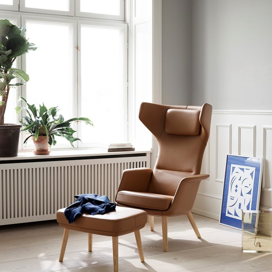 ancifurn's tweet photo. Wing back chairs have been trending the last few years.  The Tarry by Allermuir is one of my favorites.  It is comfortable and the lines are so pretty.  Perfect for relaxing or private conversations.
.
.
.
#ancillaryfurniture
#businessfurniture
#allemuir
#lovewhereyouwork
# https://t.co/JQvvyCuPY0