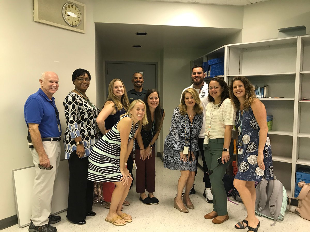 With a support team like this, no doubt it will be an amazing school year!😀#itsgreattobeatracer #BCPSFirstDay ⁦@IndianTraceElem⁩