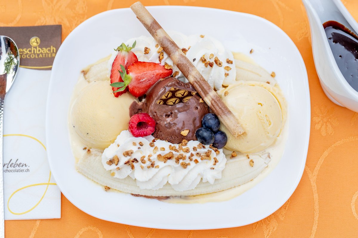 AeschbachChoco's tweet photo. We sweeten your summer vacation graduation!
Create your own chocolate bars in the #ChocoWorld, fine desserts & coupe nibbles, or have a a #ChocoBrunch?
We're open for you on the upcoming holiday on August 15.
https://t.co/Y1TMAFSEfs
#Refreshment #AeschbachChocolatier #ChocoCoffee https://t.co/FYtBlkV0q7