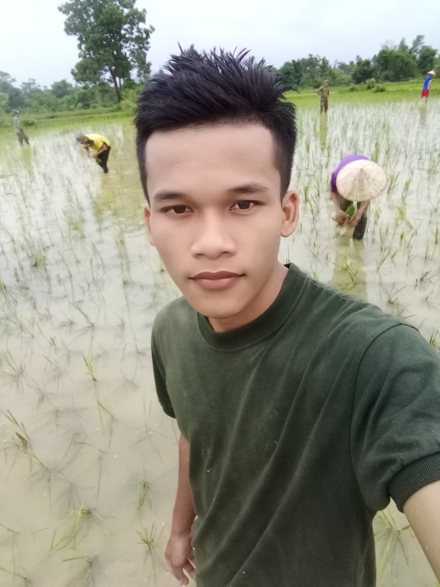 SITHON18A's tweet photo. ทะหานดำนาสอกหนื่ง https://t.co/r7oHX7qjcA