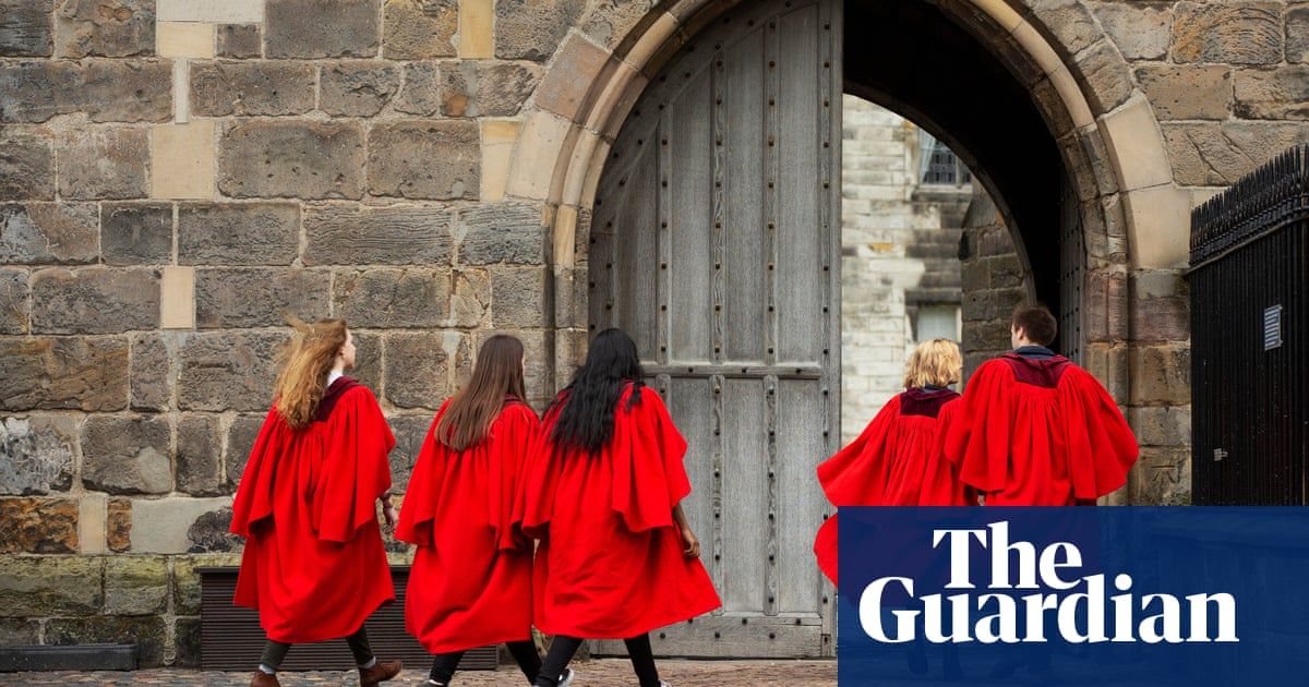 UniversitiesUK's tweet photo. ❗️ A fully-funded Erasmus+ replacement scheme should be published by the government, with students set to go abroad as part of their degree still unsure over whether mobility will be possible in the case of no-deal

This should be UK wide

👉 https://t.co/SOwsKVqfYi https://t.co/XTloMK4MqG