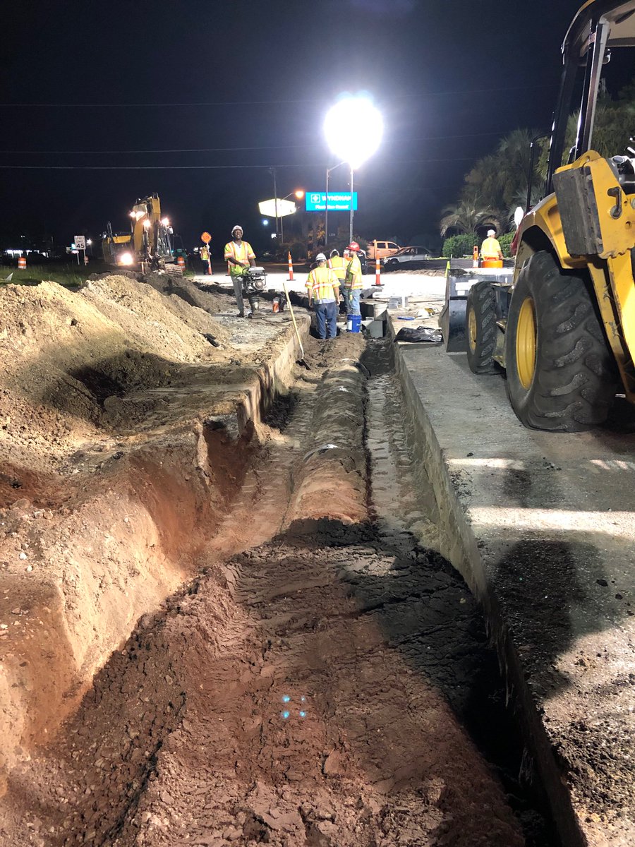 PalmettoCorp's tweet photo. Ronald Dowiotβs crew doing some night work on Hwy 17 in Surfside! Lookinβ good guys!π§π #gradingcrew #palmettocorp https://t.co/xHWJtTro8G
