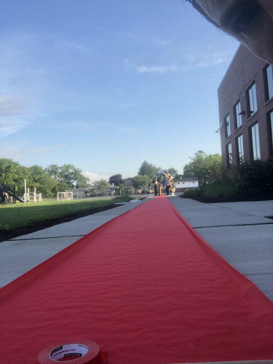 MrCourington53's tweet photo. Rolling out the red carpet for our #d83spartans scholars. There’s a party on the playground! Let’s go! #setthestageforsuccess #d83shines https://t.co/NEpsuHiBot