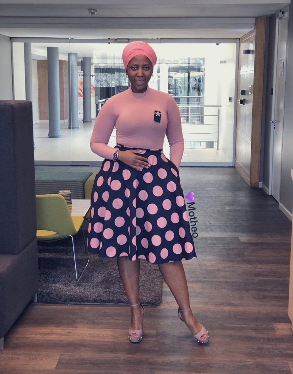 motheomoremi_1's tweet photo. Rakgadi wa batho kera ena Moetapele🙏🏽

Queen of recycling outfits 😍😍😍 they feel better every single time!

#MooWomenPower https://t.co/UvTBCiMxnx