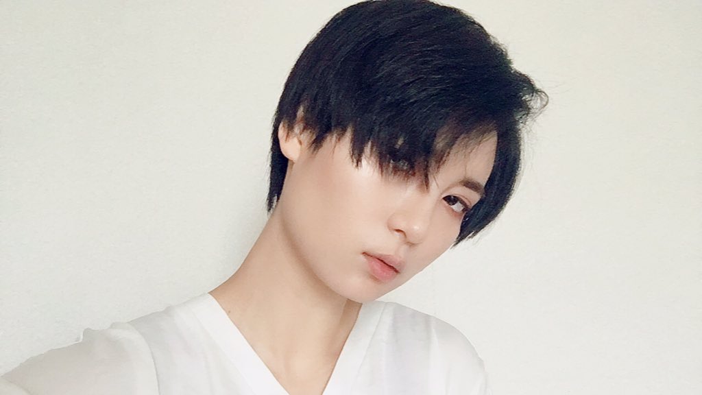 二宮 郁 Ninomiya Iku على تويتر 経過観察 刈り上げショート 刈り上げ女子 重め切りっぱなし 系 ぱつっと前髪 ジェンダーレスヘア 黒髪ショート イケメンショート